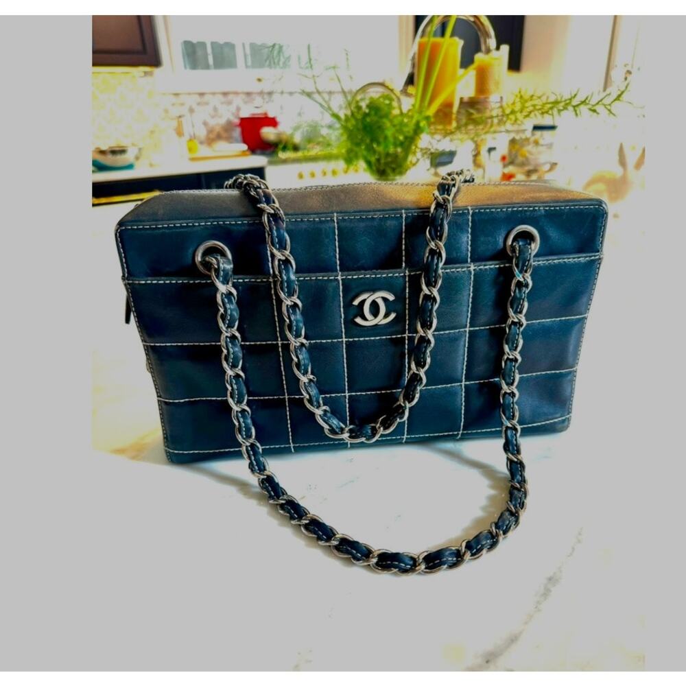 Authentic Chanel Chocolate Bar Chain Shoulder Bag Navy, Vintage Early 2000's
